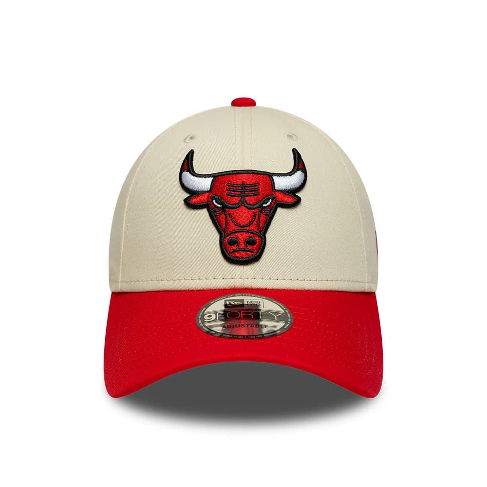 Pictured is this NBA Colourblock Chicago Bulls 9FORTY cap in cream & red. 2