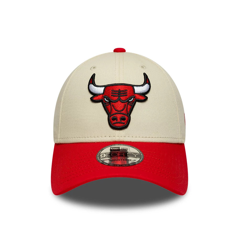 Pictured is this NBA Colourblock Chicago Bulls 9FORTY cap in cream & red. 2