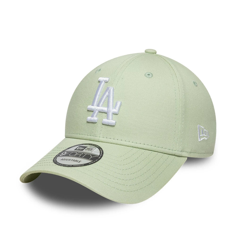 LA Dodgers MLB League Essential Pastel Green New Era 9FORTY Adjustable Cap, front view showing the white raised embroidered LA logo on the front panel, a curved visor with a 9FORTY size sticker, and the New Era flag logo on the left side.