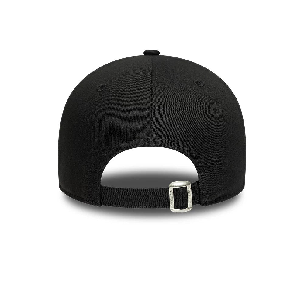 Pictured is this MLB League Essential Detroit Tigers 9FORTY cap in black. 4