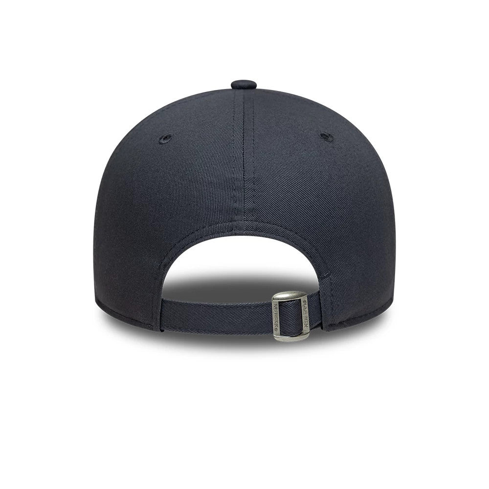 Pictured is this MLB League Essential New York Yankees 9FORTY cap in grey. 4
