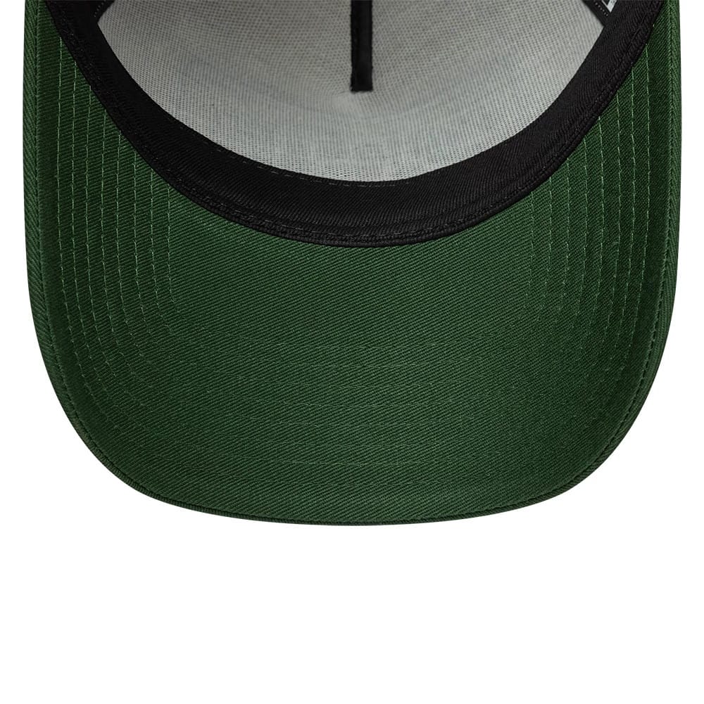 Pictured is this New Era Licence Plate 9FORTY A-Frame Trucker cap in dark green. 5