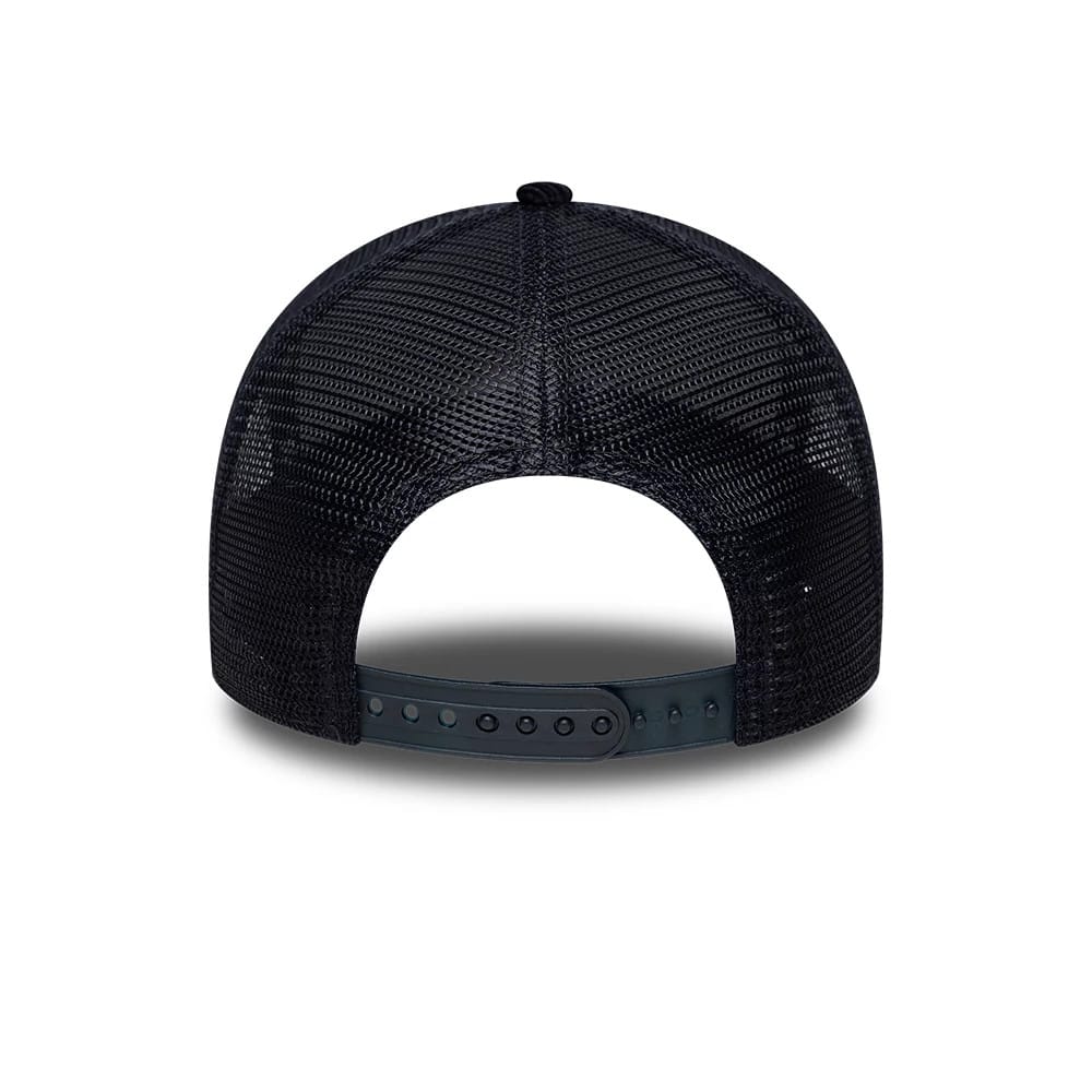Pictured is this MLB Cord New York Yankees 9FORTY A-Frame Trucker cap in navy. 4