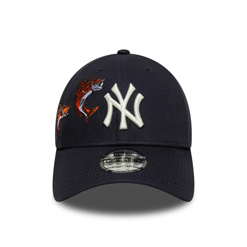 New York Yankees MLB Outdoor Icon Navy New Era 9FORTY Adjustable Cap, front view showing the white embroidered NY logo on the centre of the structured navy crown, detailed with orange fish graphics on the front panel.