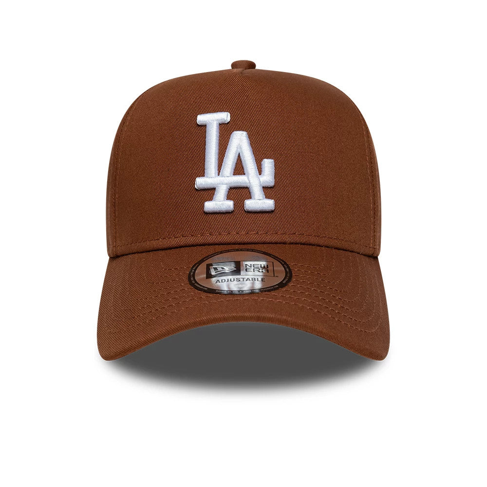LA Dodgers MLB League Essential Brown New Era 9FORTY E-Frame Adjustable Cap, front view showing the white embroidered LA logo on the structured brown crown with a curved visor and a 9FORTY size sticker centred on it.
