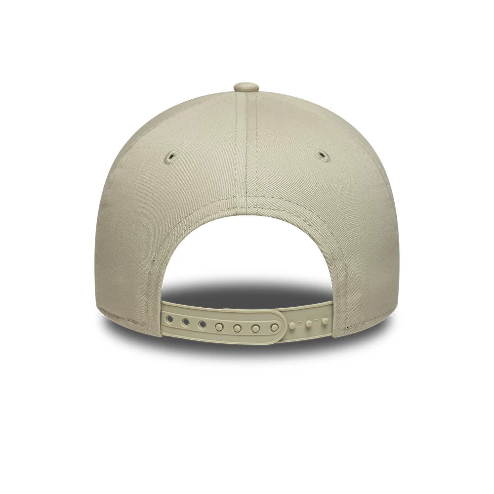New York Yankees MLB League Essential Cream New Era 9FORTY E-Frame Adjustable Cap, rear view showing the simple cream hue with two eyelets on each panel and a cream adjustable snapback closure, offering a classic and refined appearance.