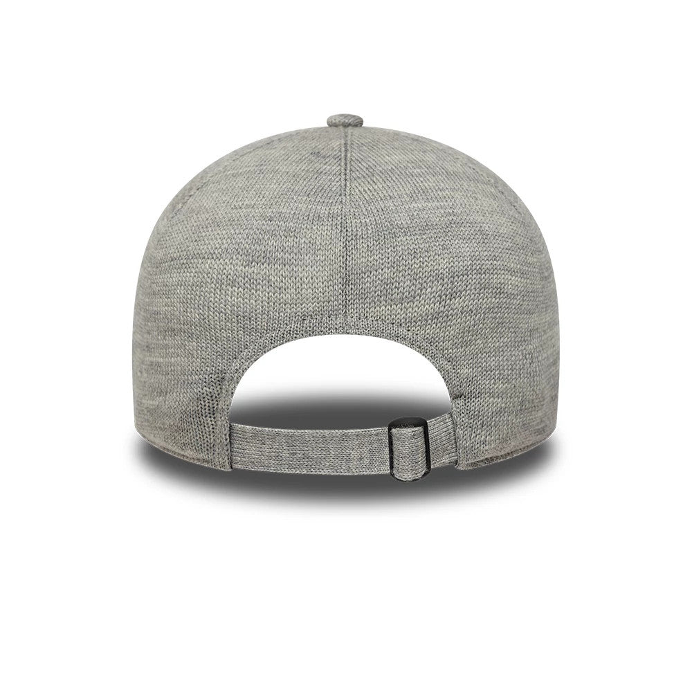 Pictured is this MLB Knitted New York Yankees 9TWENTY A-Frame cap in grey. 4