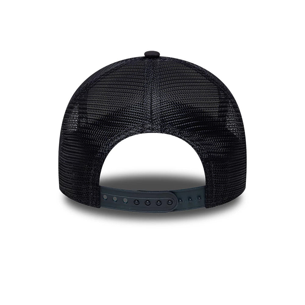 Pictured is this New Era Cali Licence Plate 9FORTY A-Frame Trucker cap in navy. 4