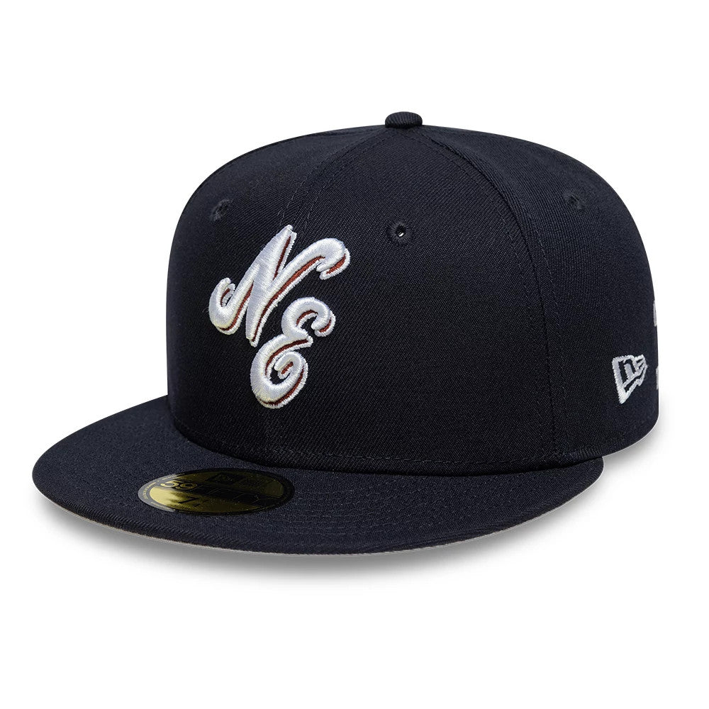 Pictured is this New Era Heritage Script 59FIFTY Fitted cap in navy. 3