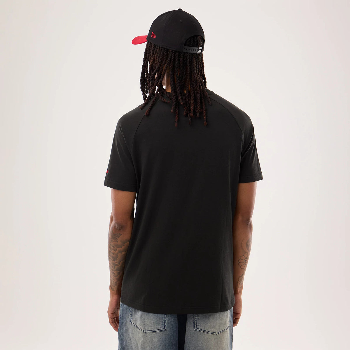 The model is wearing this NFL Sideline 2026 San Francisco 49ers T-Shirt in black. 2