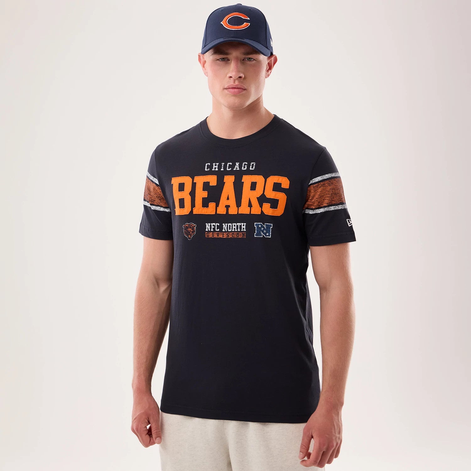 The model is wearing this NFL Sideline 2026 Chicago Bears T-Shirt in navy. 1