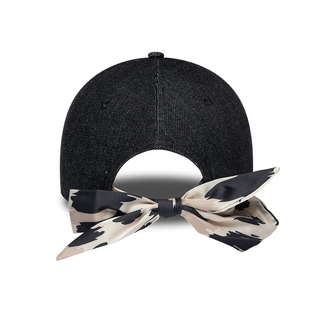 Pictured is this Womens MLB Denim Chicago White Sox 9FORTY Bowback cap in black. 2