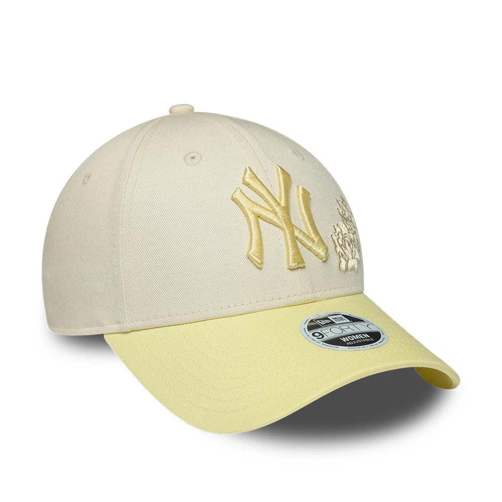 Pictured is this Womens MLB Floral New York Yankees 9FORTY cap in Cream. 3