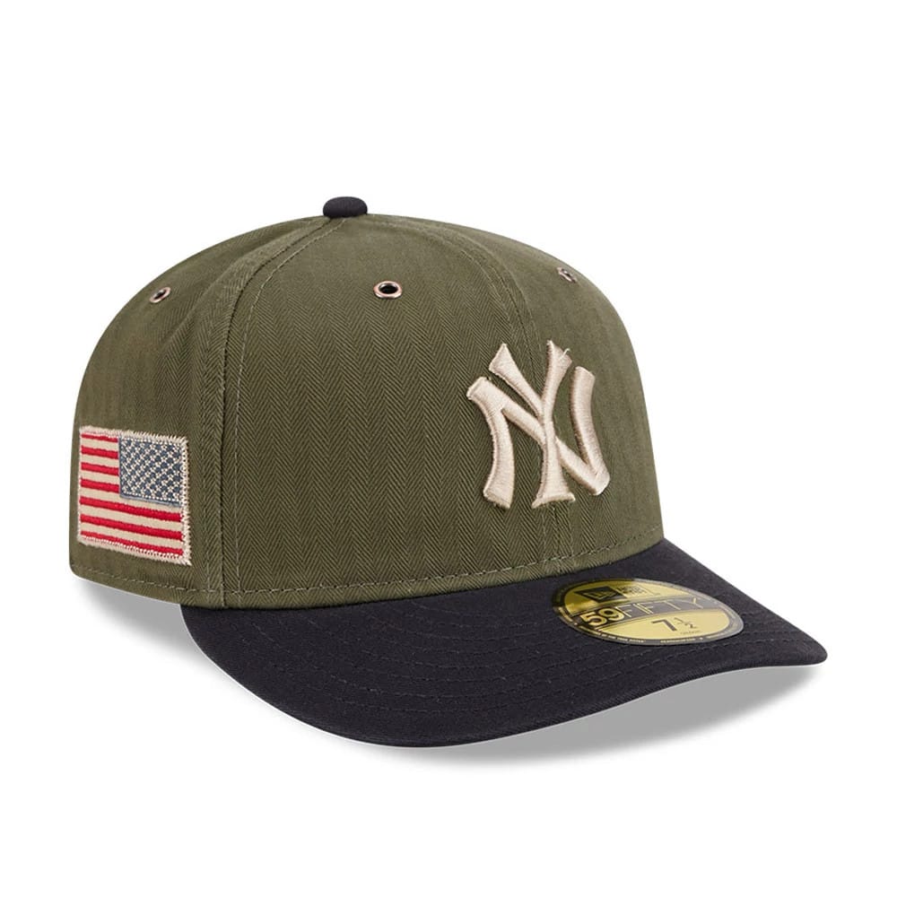 New York Yankees MLB American Herringbone Green New Era 59FIFTY Fitted Cap, three-quarter view showing the raised white NY logo on the front panel, a black flat visor with a gold 59FIFTY size sticker.