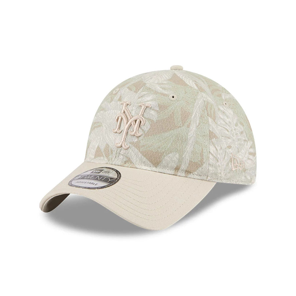 New York Mets MLB Leafy Palm Light Beige New Era 9TWENTY Adjustable Cap, three-quarter view showing the raised beige New York Mets logo embroidered on the front panel, light beige visor and the 9TWENTY size sticker on the curved visor.