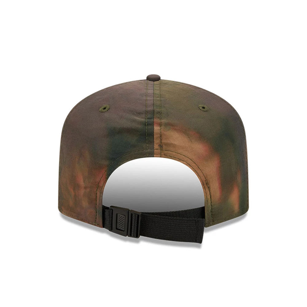 Pictured is this MLB Nylon Wash Dye New York Yankees 19TWENTY Adjustable cap in open green. 4