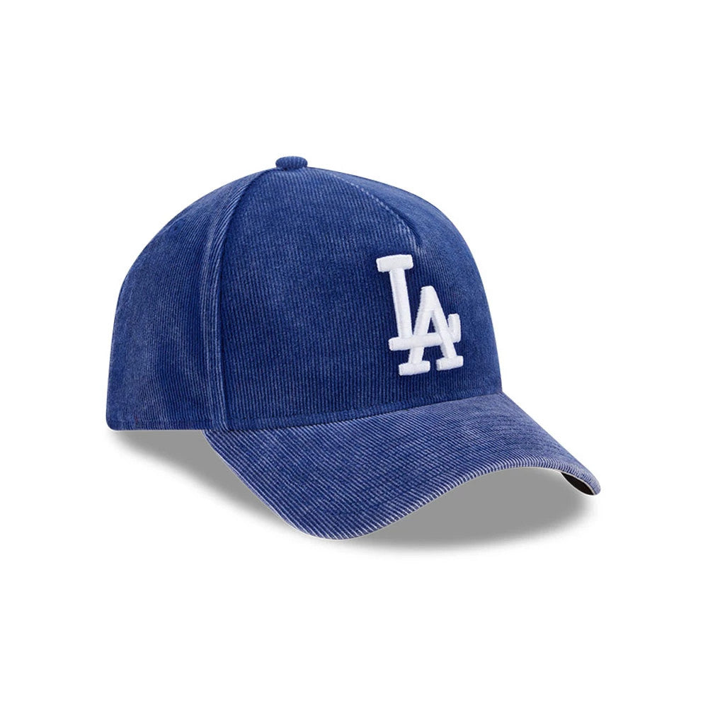Dodgers MLB Snow Wash Cord Dark Blue New Era 59FORTY A-Frame Fitted Cap, three-quarter view showing the white raised embroidered LA logo on the front panel, curved visor with a corduroy texture, and the dark blue crown.