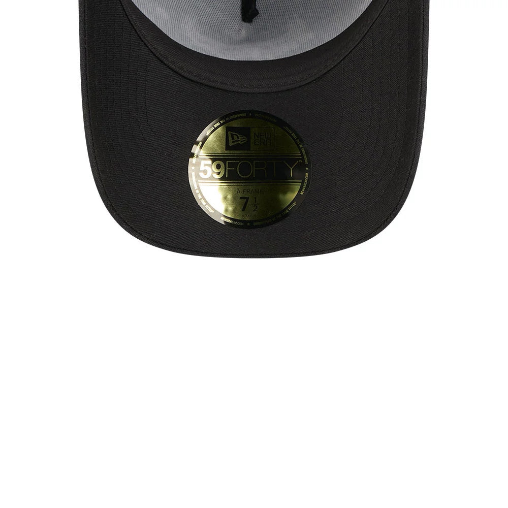 Pictured is this NBA Hardwood Classic Waxy Canvas Chicago Bulls 59FORTY A-Frame Fitted cap in black. 7