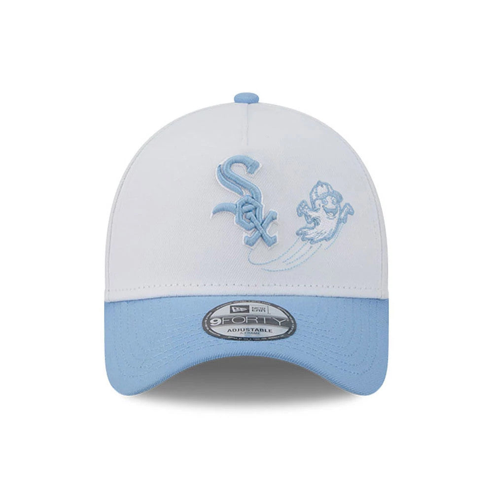 Chicago White Sox MLB Halloween White New Era 9FORTY A-Frame Adjustable Cap, front view showing sky blue embroidered Sox logo and ghost graphic on the white crown, light blue visor with a 9FORTY size sticker centrally placed.
