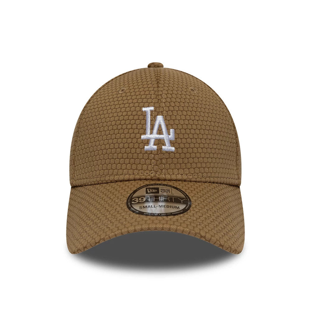 LA Dodgers MLB Tech Dark Beige New Era 39THIRTY Stretch Fit Cap, front view showing the raised white embroidered LA logo on the hexagonal textured dark beige front panels, with a 39THIRTY size sticker on the matching curved visor.