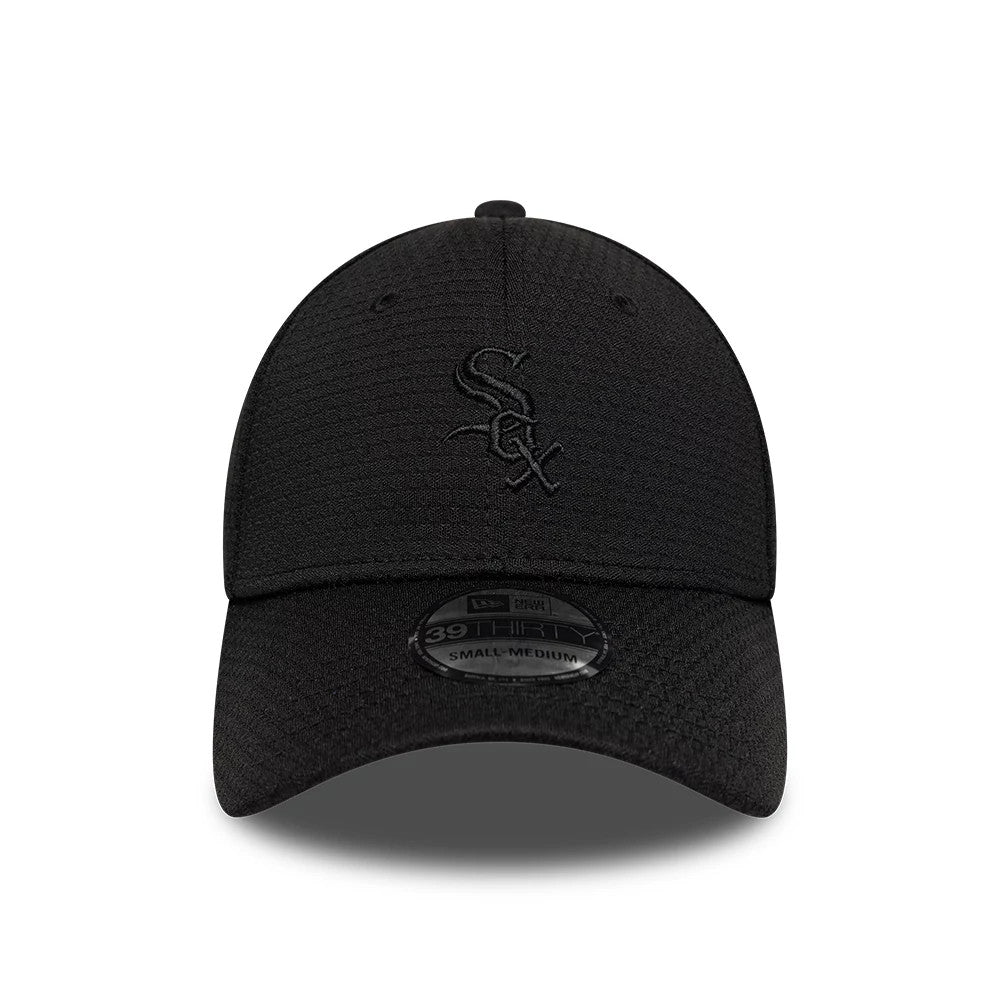 Pictured is this MLB Tech Chicago White Sox 39THIRTY Stretch Fit cap in black. 2