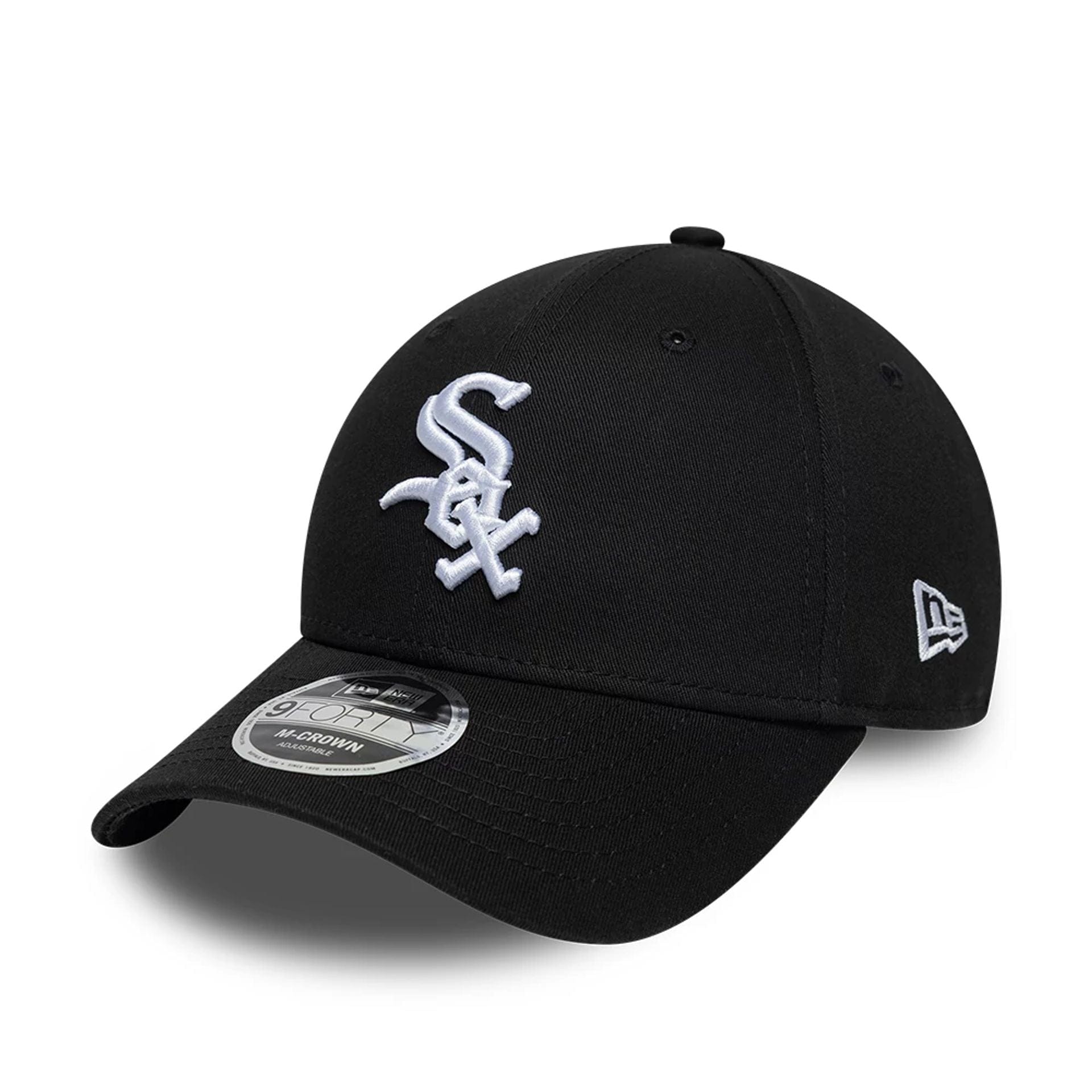 Pictured is this MLB Chicago White Sox 9FORTY M-Crown cap in black. 1