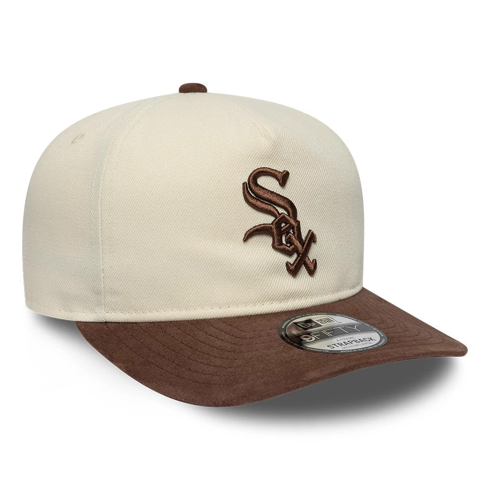 Pictured is this MLB Suede Visor Chicago White Sox 9FIFTY A-Frame Snapback cap in Cream. 4