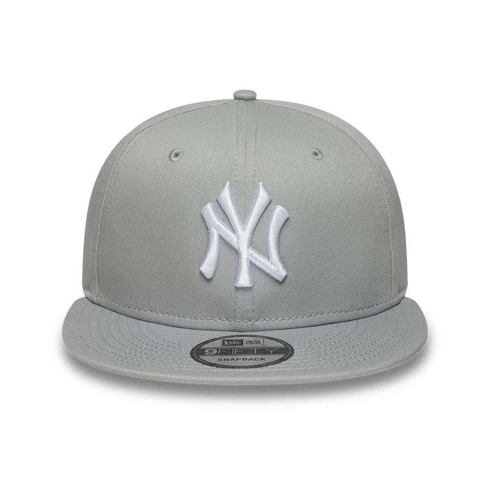 Pictured is this MLB League Essential New York Yankees 9FIFTY Snapback Adjustable cap in light grey. 2