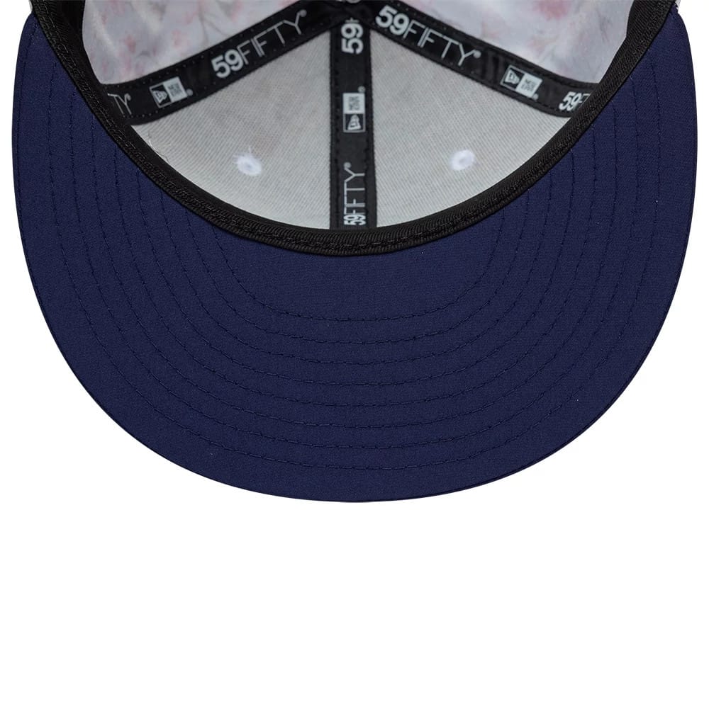 Pictured is this Paris Saint Germain Cherry Blossom 59FIFTY Fitted cap in navy. 7
