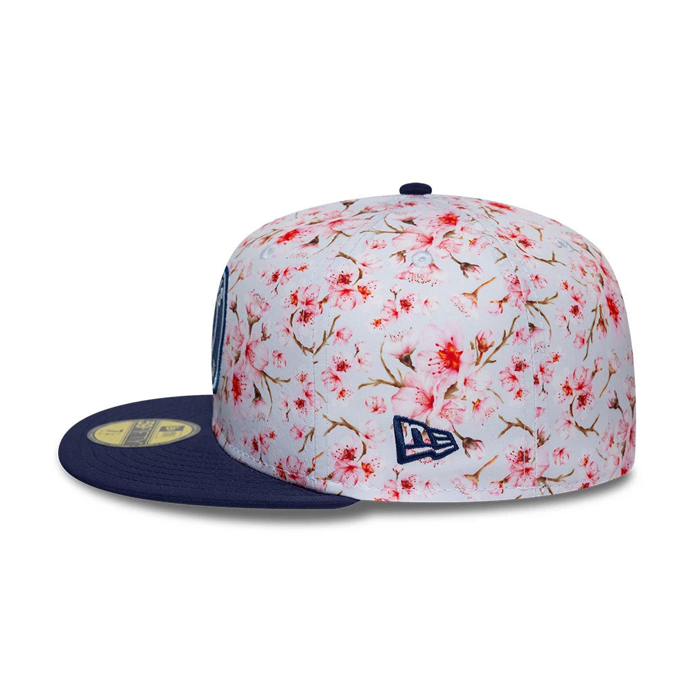 Pictured is this Paris Saint-Germain Cherry Blossom 59FIFTY Fitted cap in navy. 4