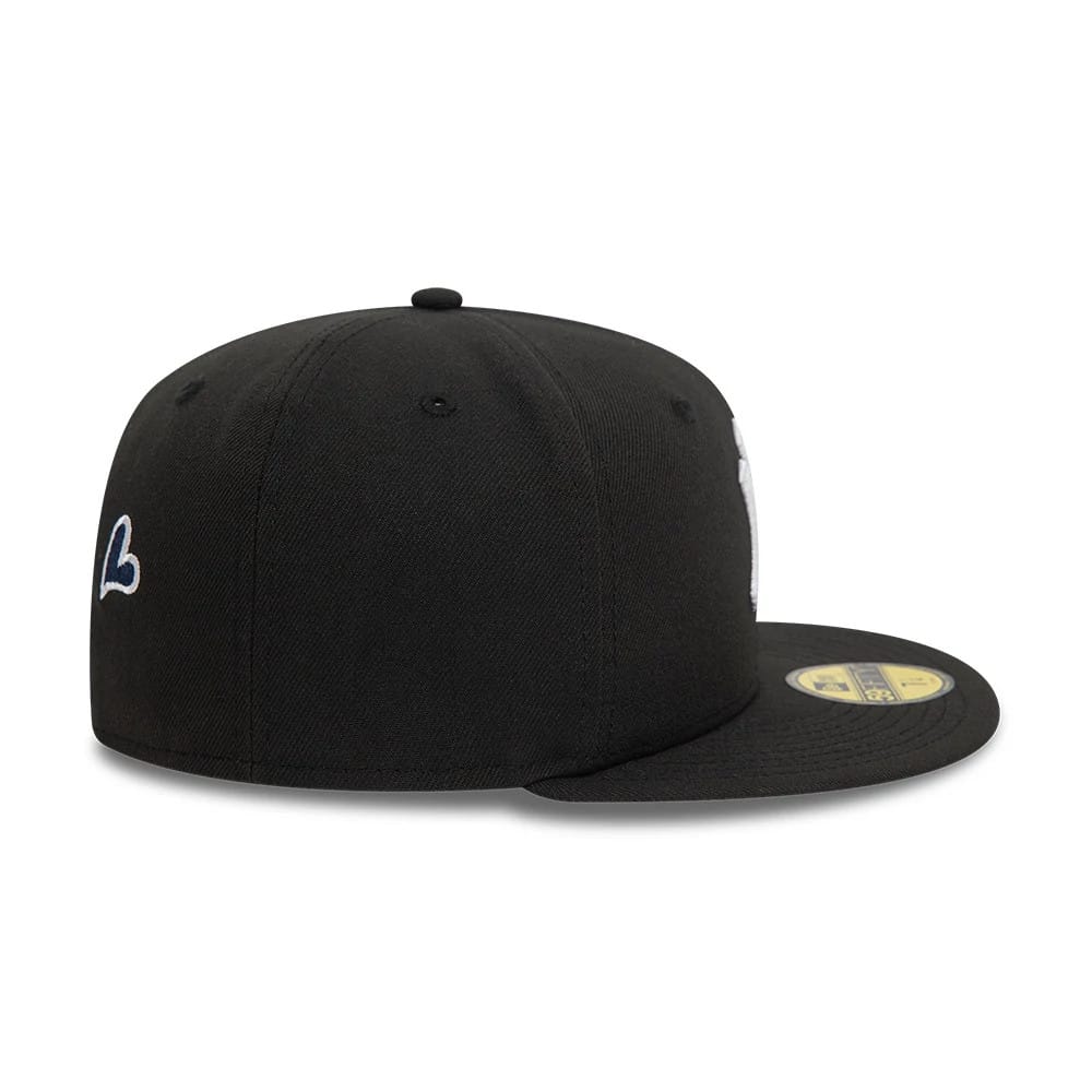 Pictured is this MLB Heart Icon New York Yankees 59FIFTY Fitted cap in black. 7