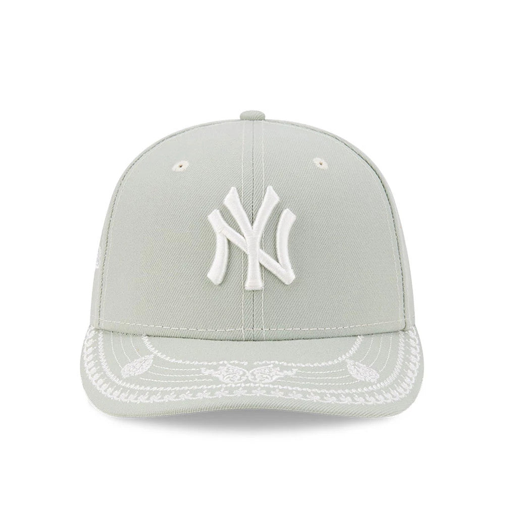 New York Yankees MLB Pastel Green New Era 59FIFTY Fitted Cap, front view showing raised white embroidered NY logo on the structured pastel green crown, detailed white embroidery pattern on the flat visor with matching eyelets and a top button.