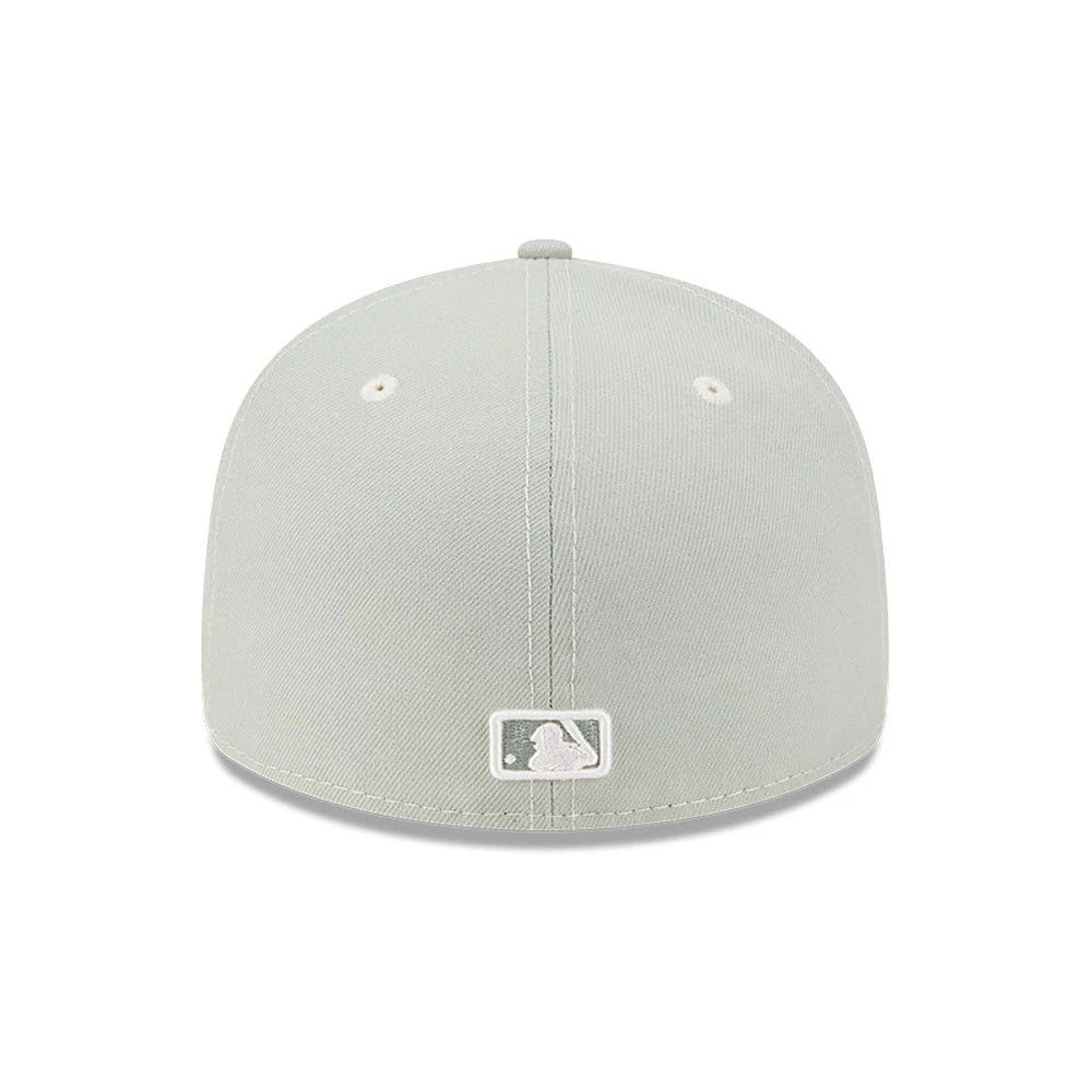 Pictured is this MLB Fathers Day Atlanta Braves 59FIFTY Fitted cap in pastel green. 7