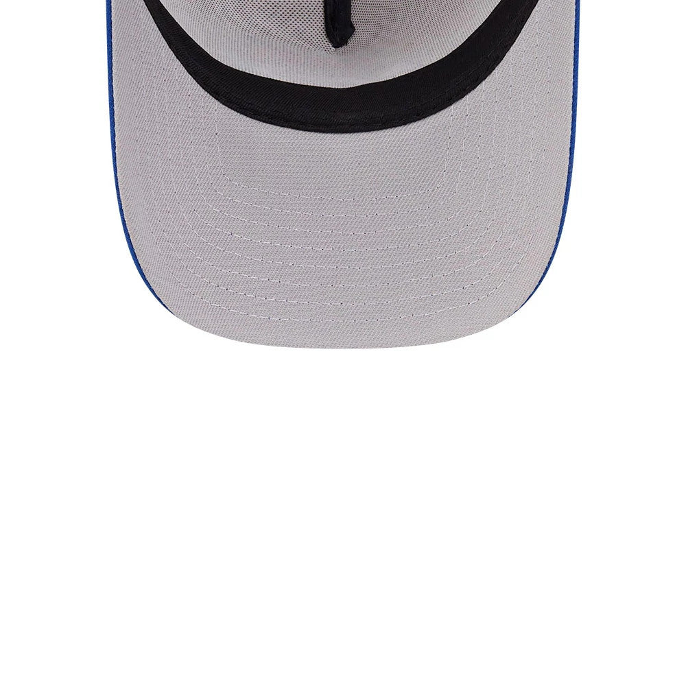 Knicks NBA Hardwood Classic Light Beige New Era 9FORTY A-Frame Adjustable Cap, inside view showing a black sweatband, a grey undervisor with stitching, and a blue edge detail on the visor.