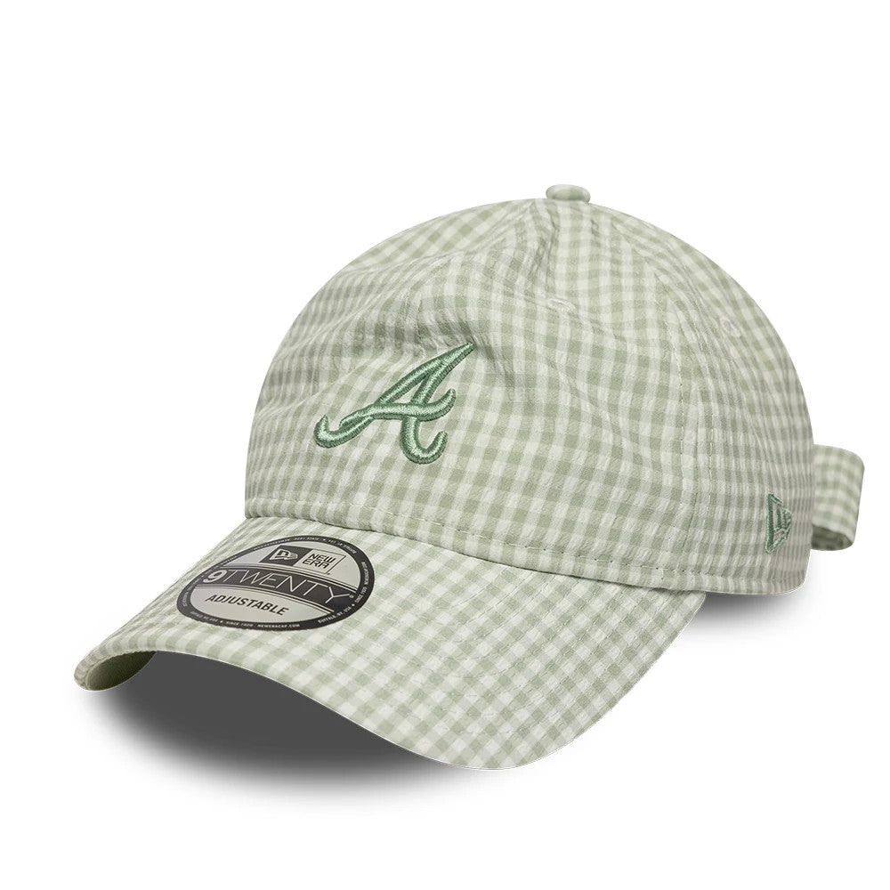 Atlanta Braves MLB Gingham Bowback Pastel Green New Era 9TWENTY Adjustable Cap, three-quarter view showing the green embroidered Atlanta logo on the front panel, curved visor with a 9TWENTY size sticker, and New Era flag logo on the left side.