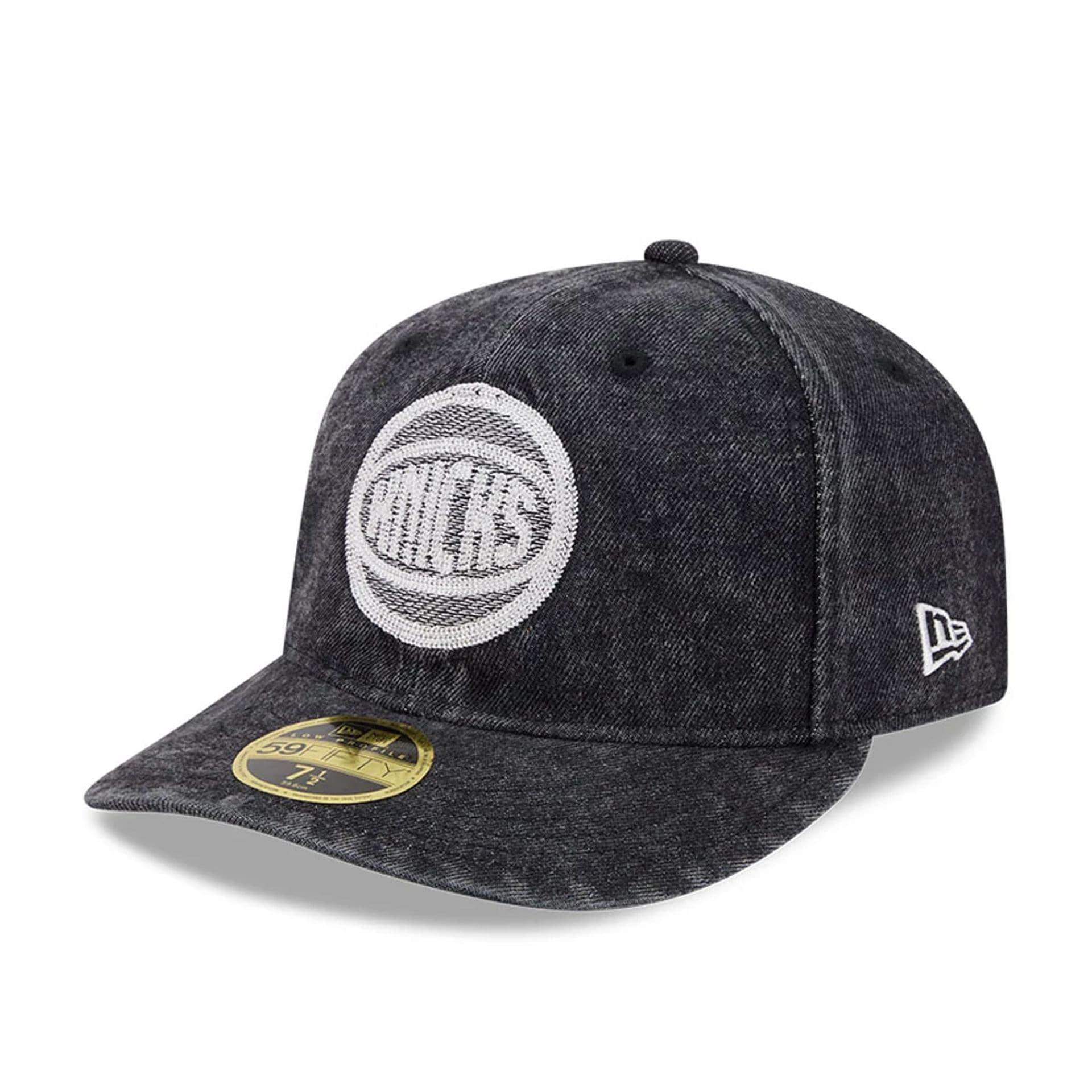 Pictured is this NBA 59FIFTY Day New York Knicks Low Profile 59FIFTY Fitted cap in black. 1