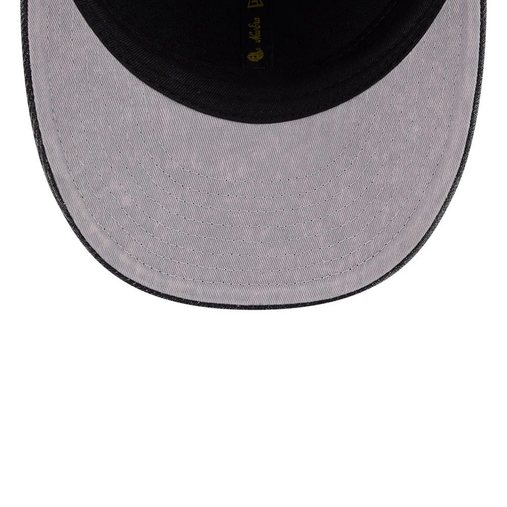 Pictured is this MLB 59FIFTY Day Chicago White Sox Low Profile 59FIFTY Fitted cap in black. 2