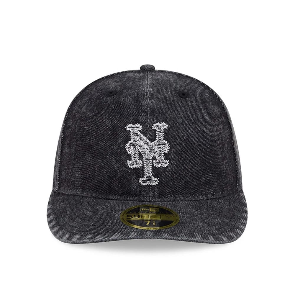 Pictured is this MLB 59FIFTY Day New York Mets Low Profile 59FIFTY Fitted cap in black. 3