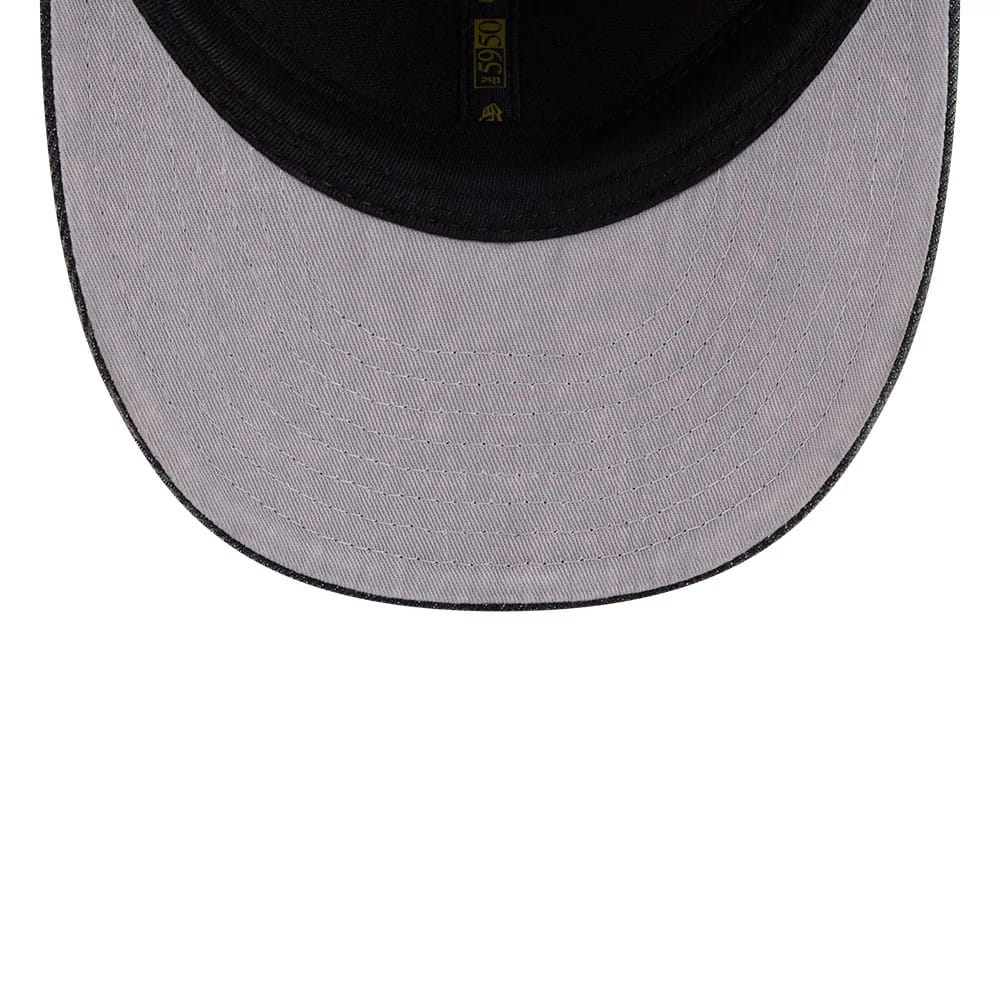 Pictured is this MLB 59FIFTY Day New York Mets Low Profile 59FIFTY Fitted cap in black. 2