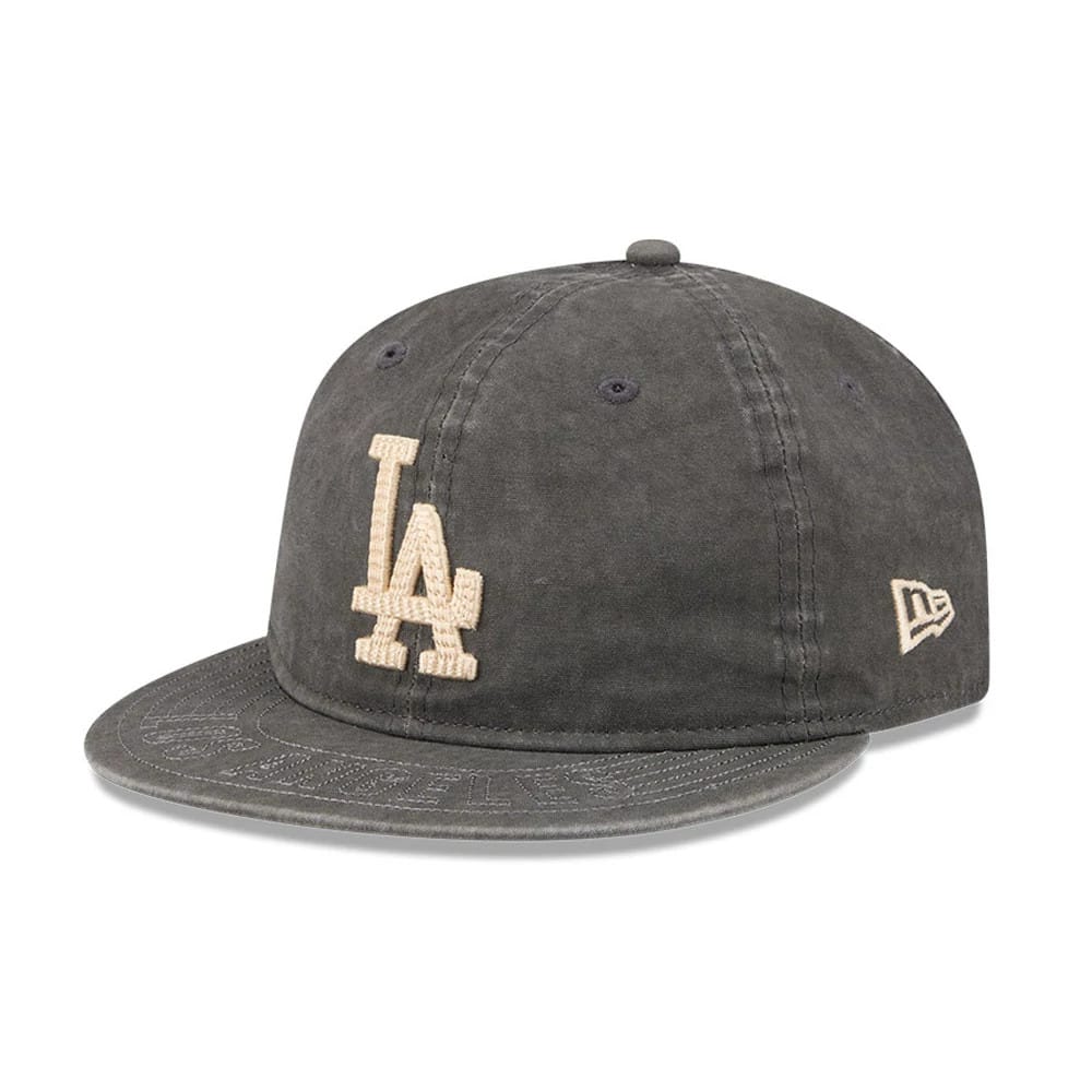 Pictured is this MLB 59FIFTY Day LA Dodgers Retro Crown 59FIFTY Fitted cap in black. 1