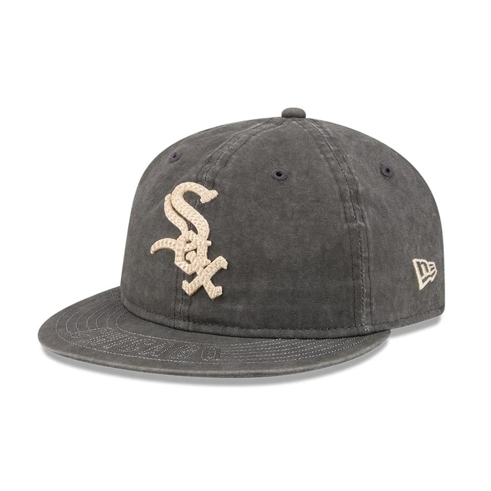 Pictured is this MLB 59FIFTY Day Chicago White Sox Retro Crown 59FIFTY Fitted cap in black. 1