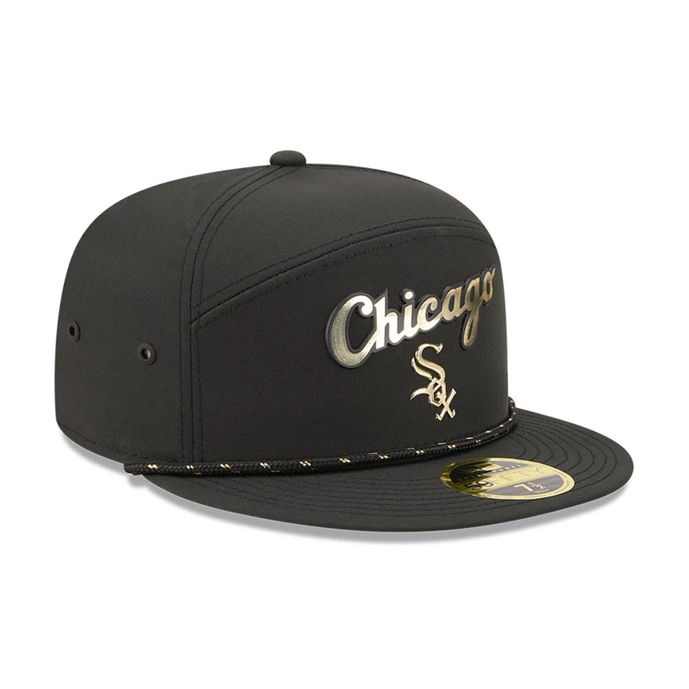 Chicago White Sox MLB 59FIFTY Day Black Split Panel New Era 59FIFTY Fitted Cap, front view showing raised gold Chicago script and Sox logo on the front panel, with a braided rope detail across the black visor and gold 59FIFTY size sticker.
