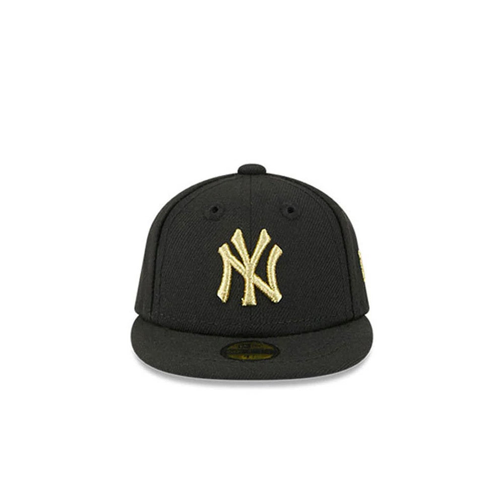 Pictured is this MLB 59FIFTY Day New York Yankees Mini 59FIFTY Fitted cap in black. 2