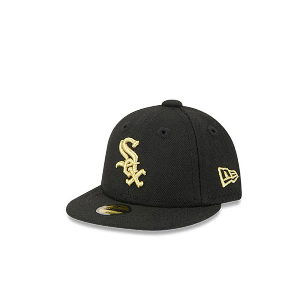 Pictured is this MLB 59FIFTY Day Chicago White Sox Mini 59FIFTY Fitted cap in black. 1