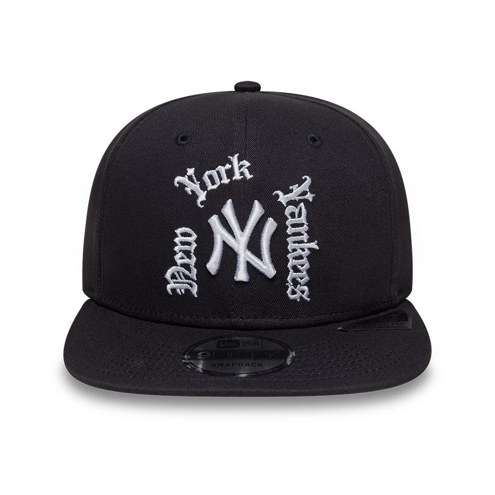 New York Yankees MLB Navy New Era 9FIFTY Snapback Adjustable Cap, front view showing the intricate white embroidered New York Yankees logo and lettering on the structured navy crown, with a black flat visor and a 9FIFTY size sticker on the visor.