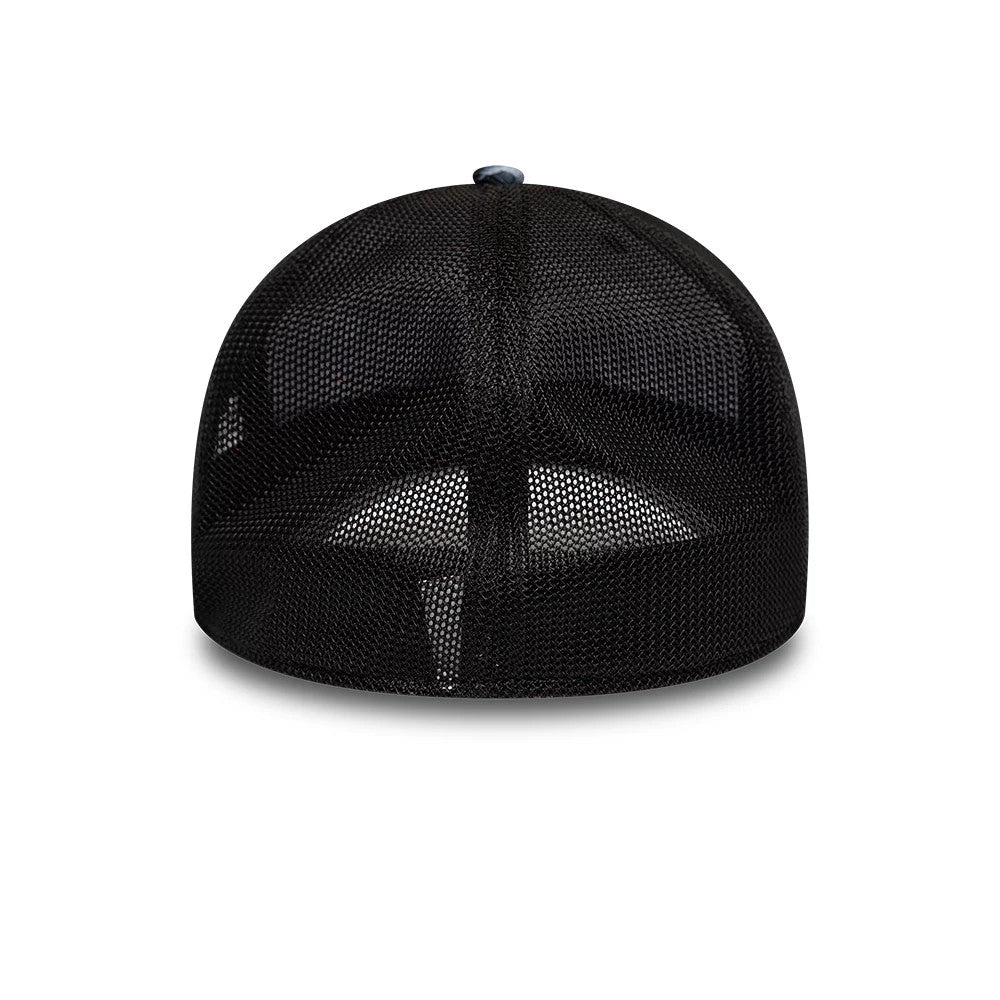 Pictured is this New Era Floral 39SEVENTY Stretch Fit cap in black. 7