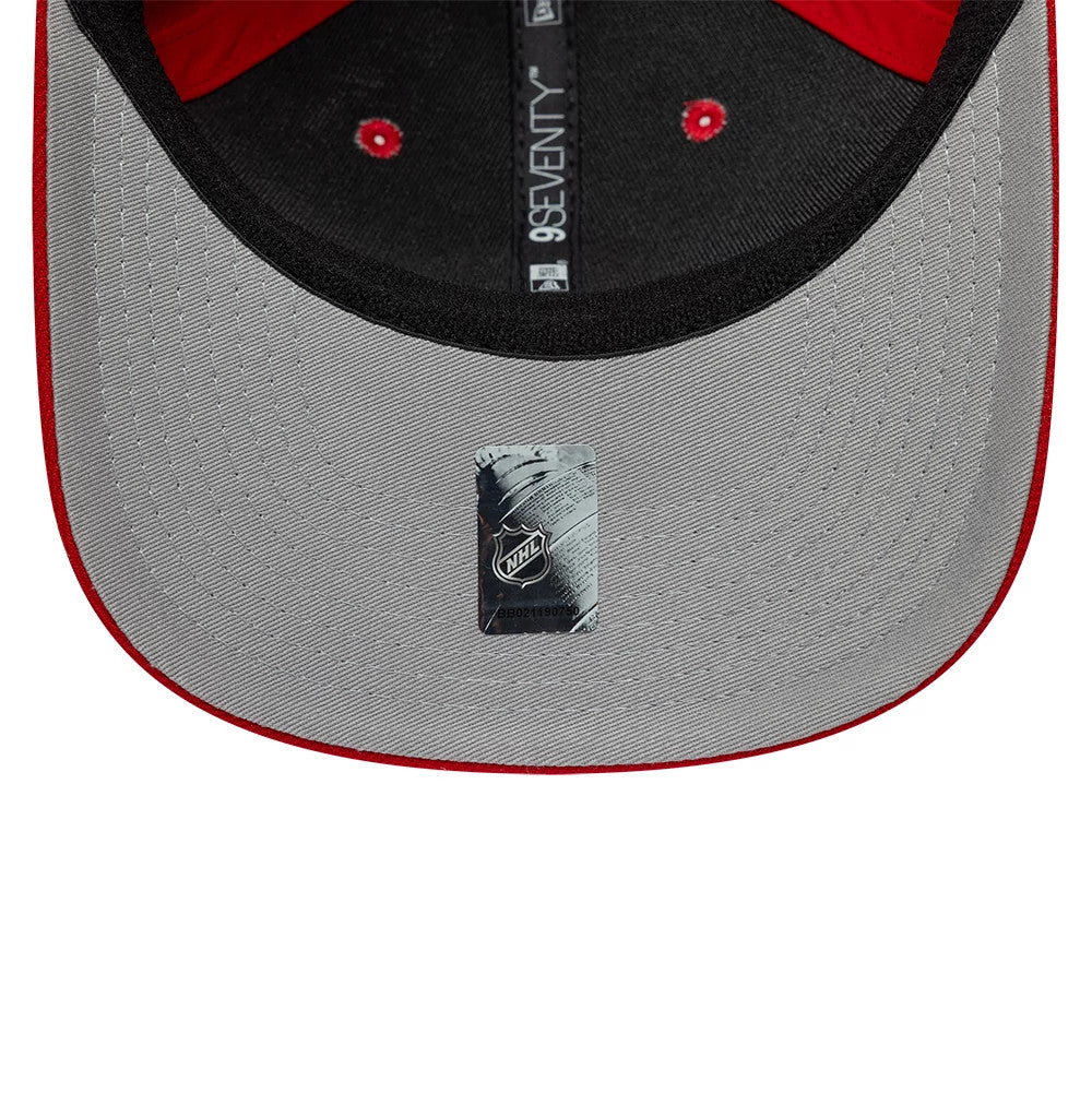 Pictured is this NHL Team Chicago Blackhawks 9SEVENTY Stretch Snap cap in red. 2