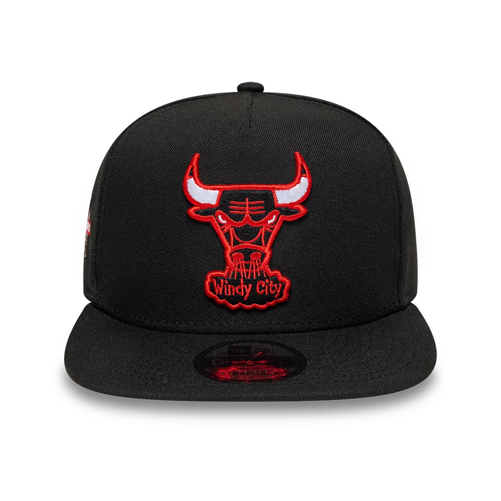 Chicago Bulls NBA Hardwood Classic Black New Era 9FIFTY A-Frame Snapback Adjustable Cap, front view showing a raised red and white embroidered Bulls logo on the black front panel, with a matching black visor and 9FIFTY size sticker.