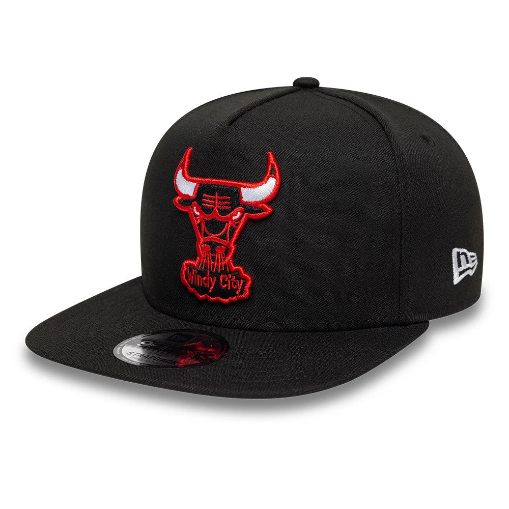 Pictured is this NBA Hardwood Classic Chicago Bulls 9FIFTY A-Frame Snapback cap in black. 4