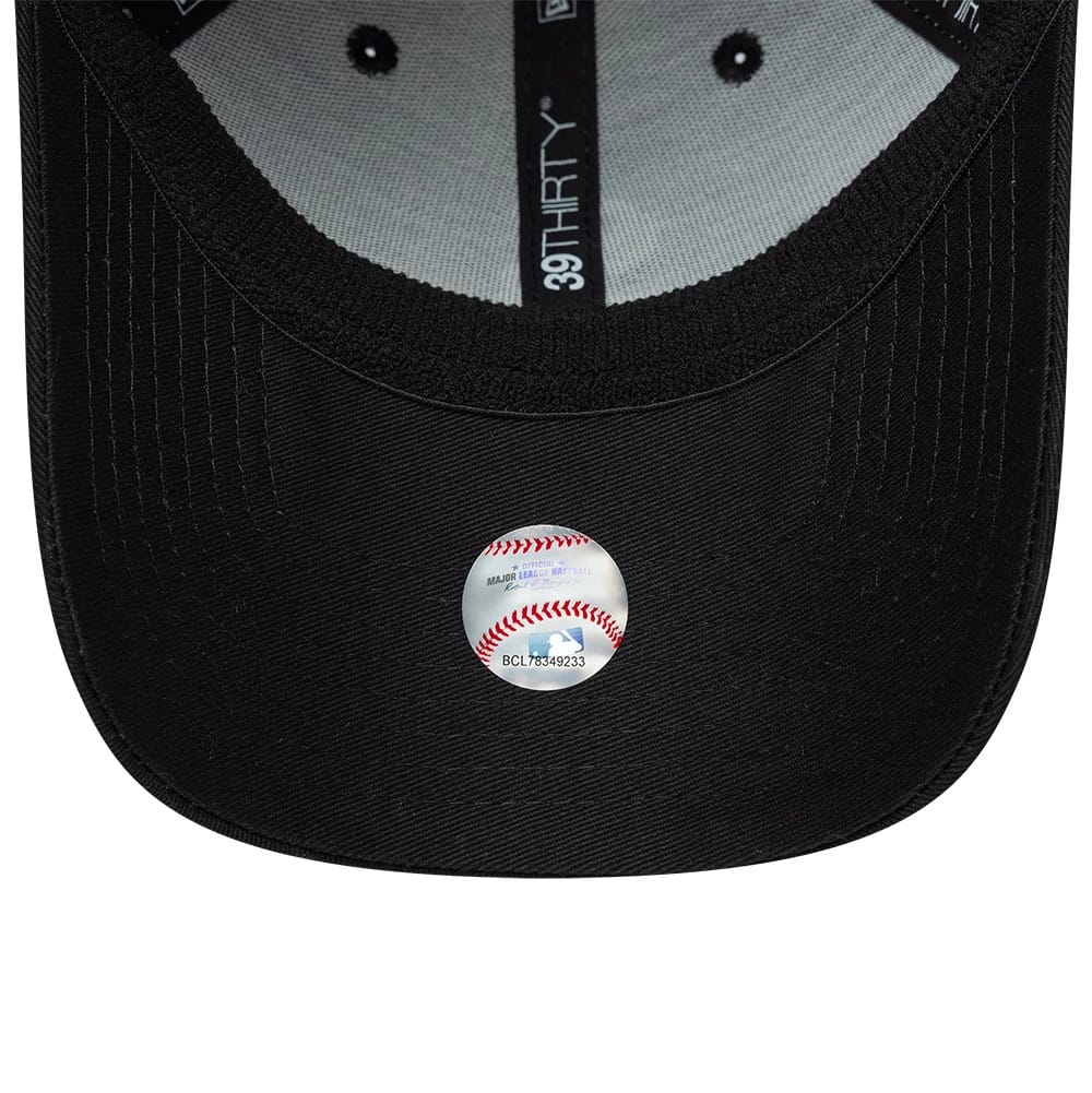 Pictured is this MLB Neo Chicago White Sox 39THIRTY Stretch Fit cap in black. 7